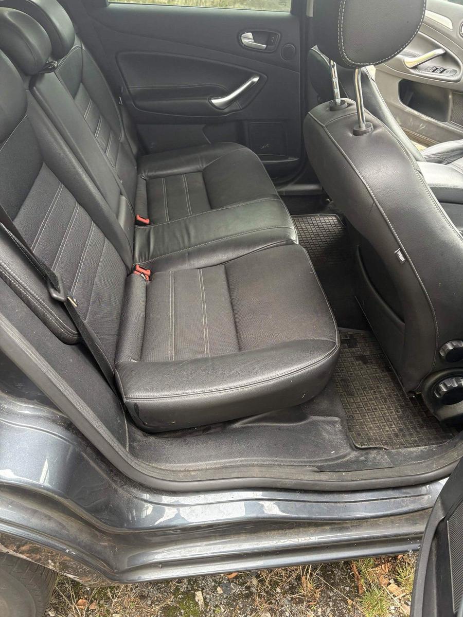 Ford Mondeo 2010 — photo 10