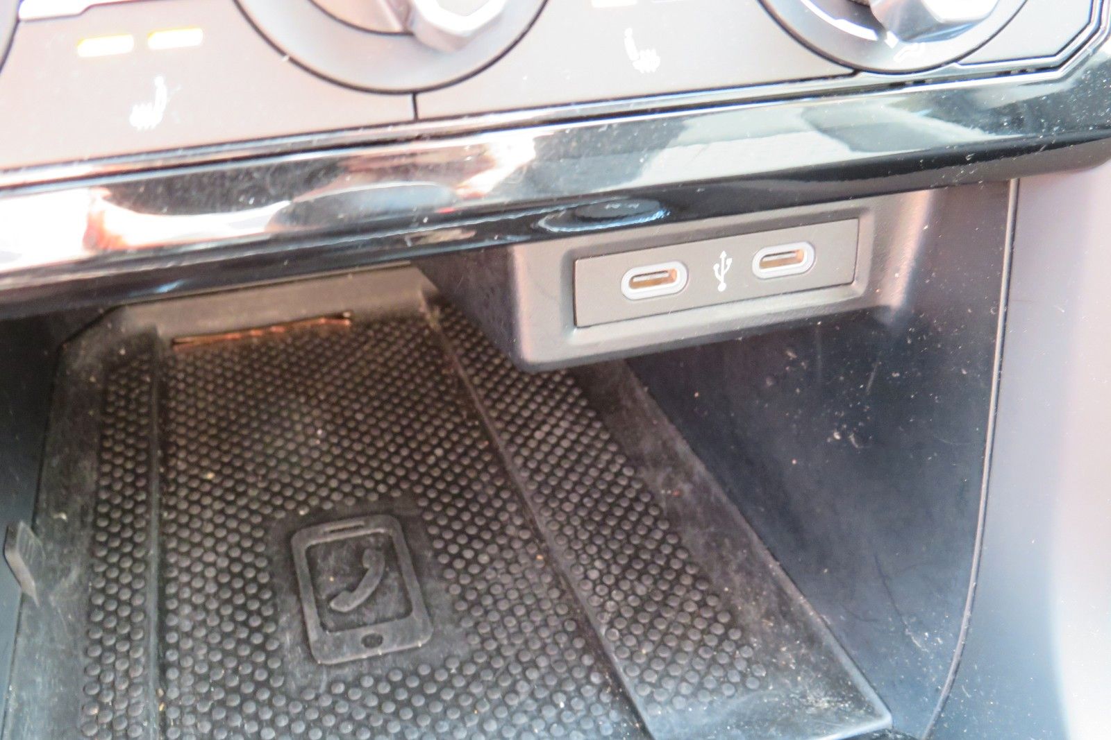 Fahrzeugabbildung Volkswagen T-Cross Life LED SPORT-PAKET SITZH. NAVI APP