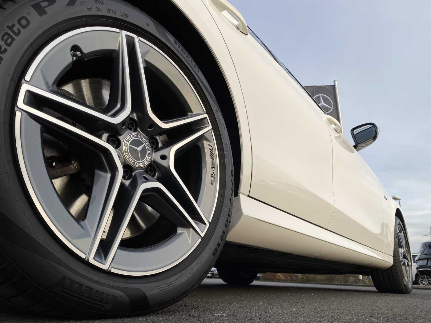 Fahrzeugabbildung Mercedes-Benz E 300de 4M T 9G AMG+AHK+DistrPlus+ Burmester+RKa