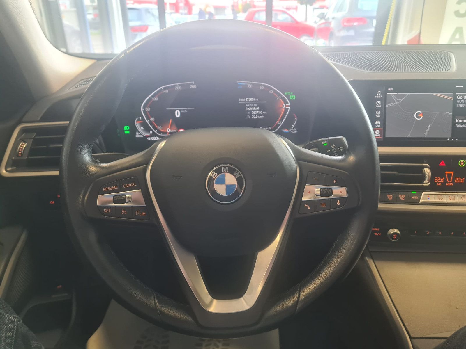 Fahrzeugabbildung BMW 320 Touring 320 d xDrive / LED / NAVI / DIGITAL