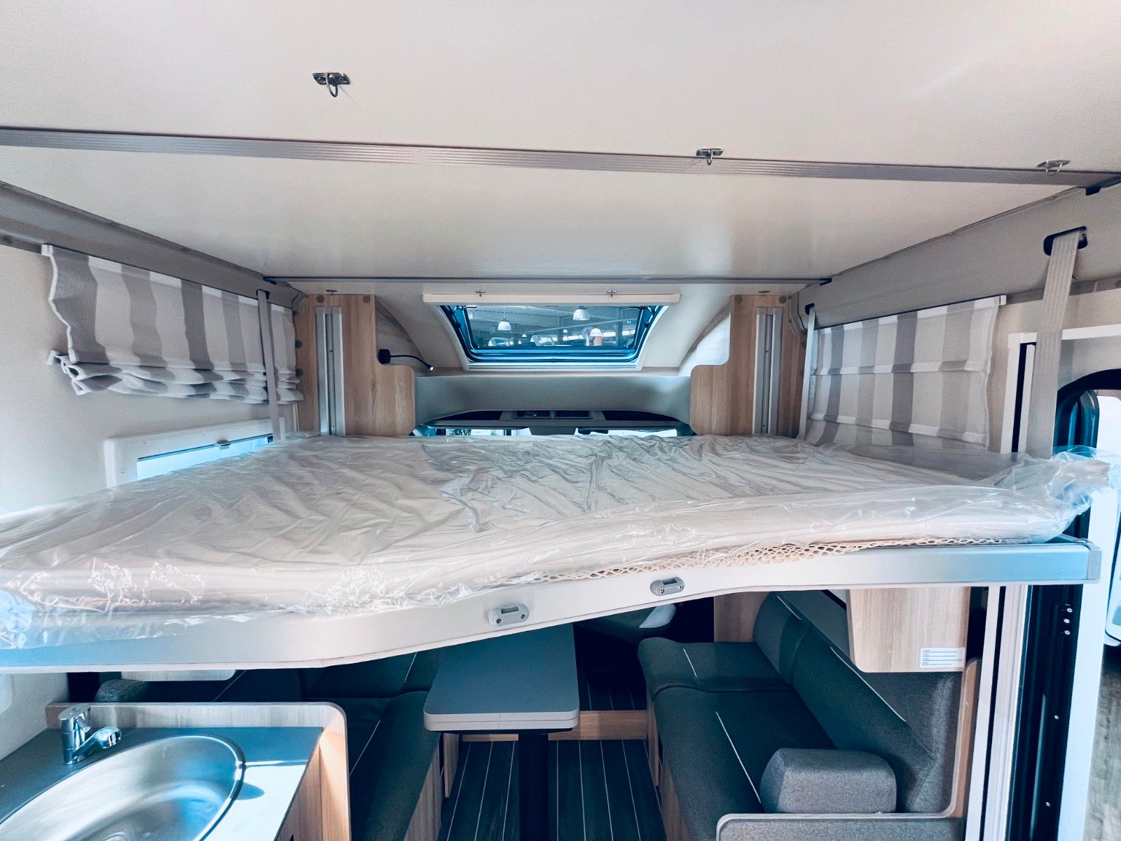 Fahrzeugabbildung NobelART T-7000 - Modell 2026 - Hubbett