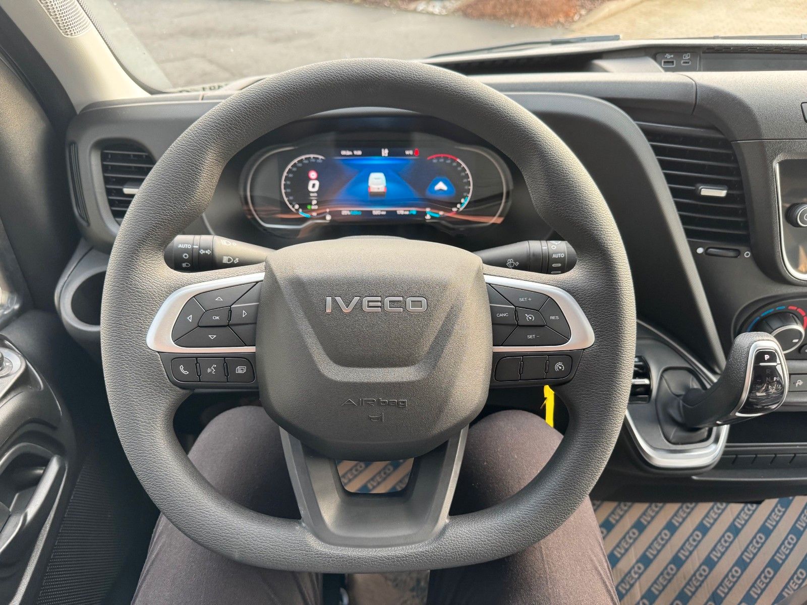 Fahrzeugabbildung Iveco Daily 35S14 HA8 *R4.100mm*Automatik*Kamera*