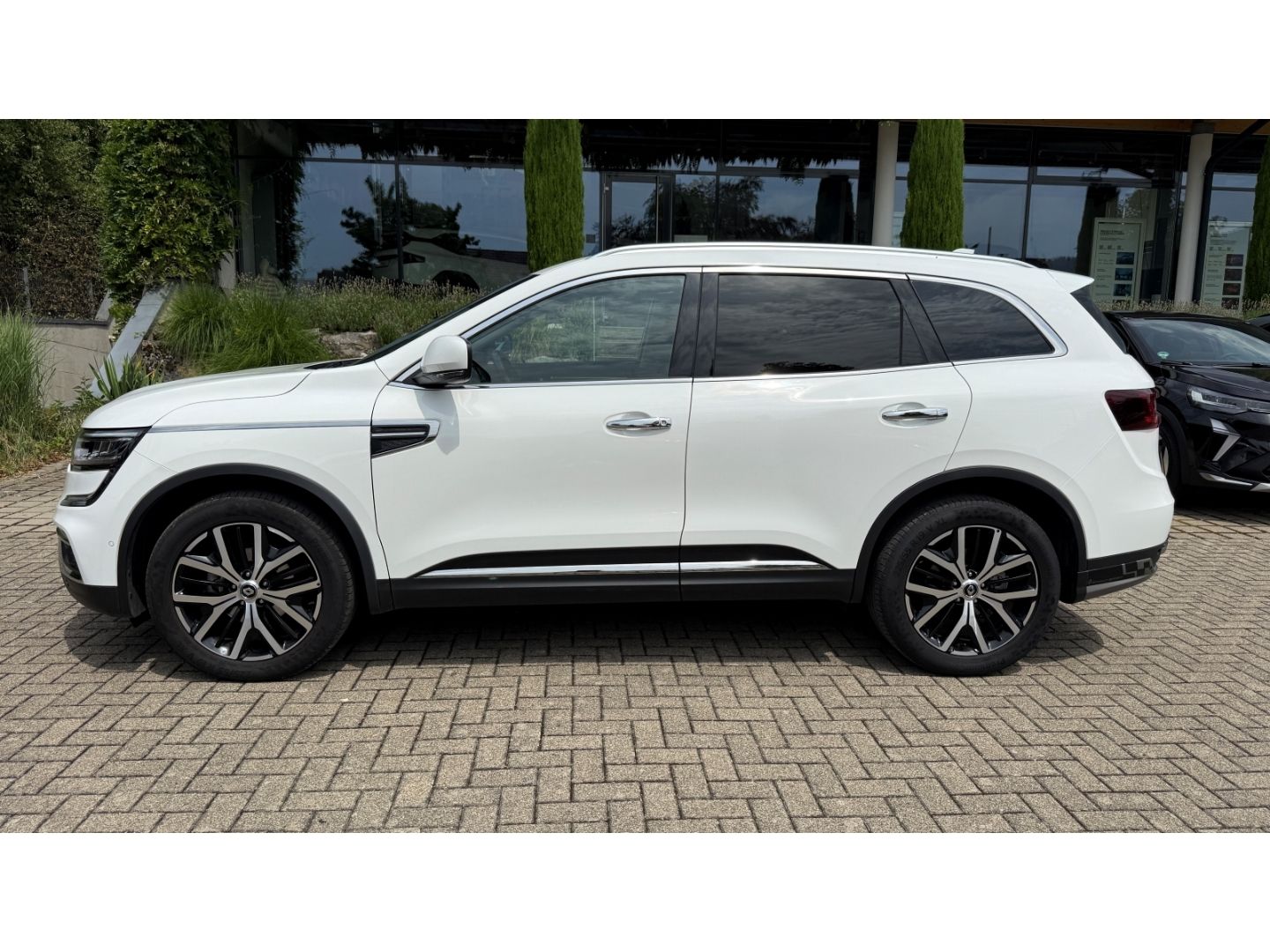 Fahrzeugabbildung Renault Koleos Intens TCE 160 EDC Navi Soundsystem LED A