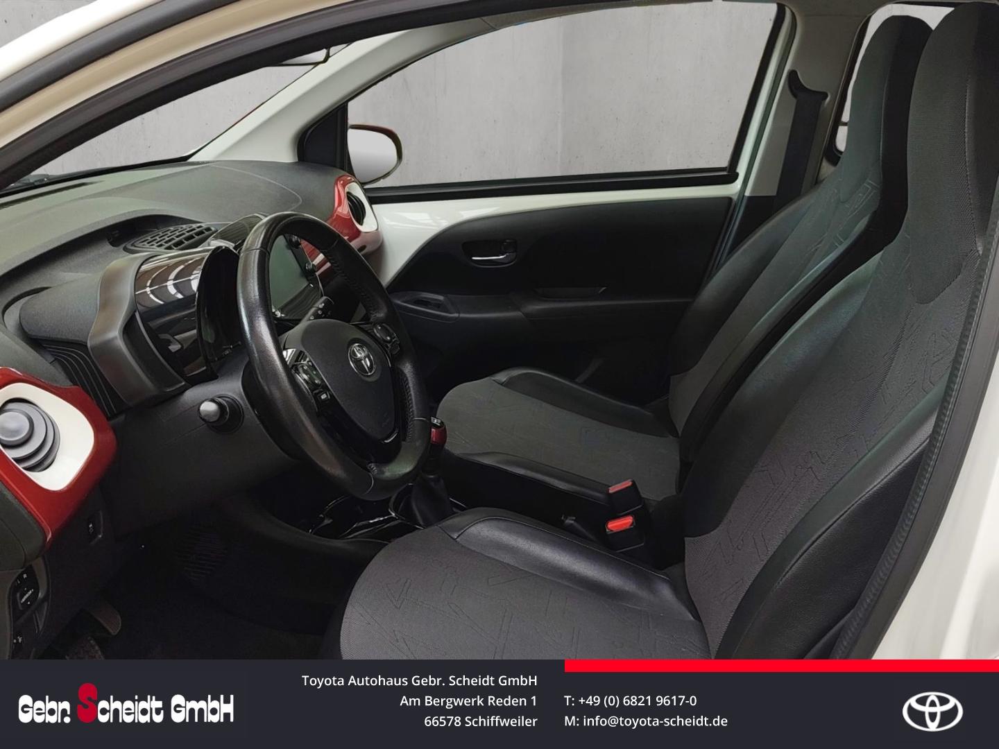 Toyota Aygo X-Pose Faltdach Rückfahrkamera Klimaanlage 