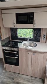 Sprite Cruzer 550 SR Voll GFK/Radio/Micro/Backo./Dusche - Offers