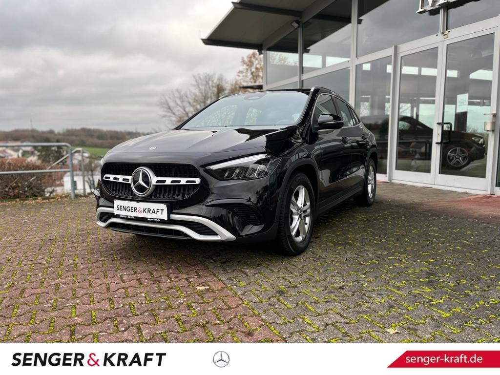 Mercedes-Benz GLA 200 AUT Kam. KlimaA LED LM PDC ParkAss SHZ