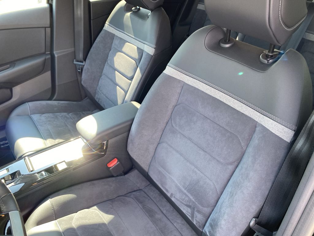 Fahrzeugabbildung Citroën C4 PureTech 130 S&S *Automatik* MAX *beh. Lenkr*