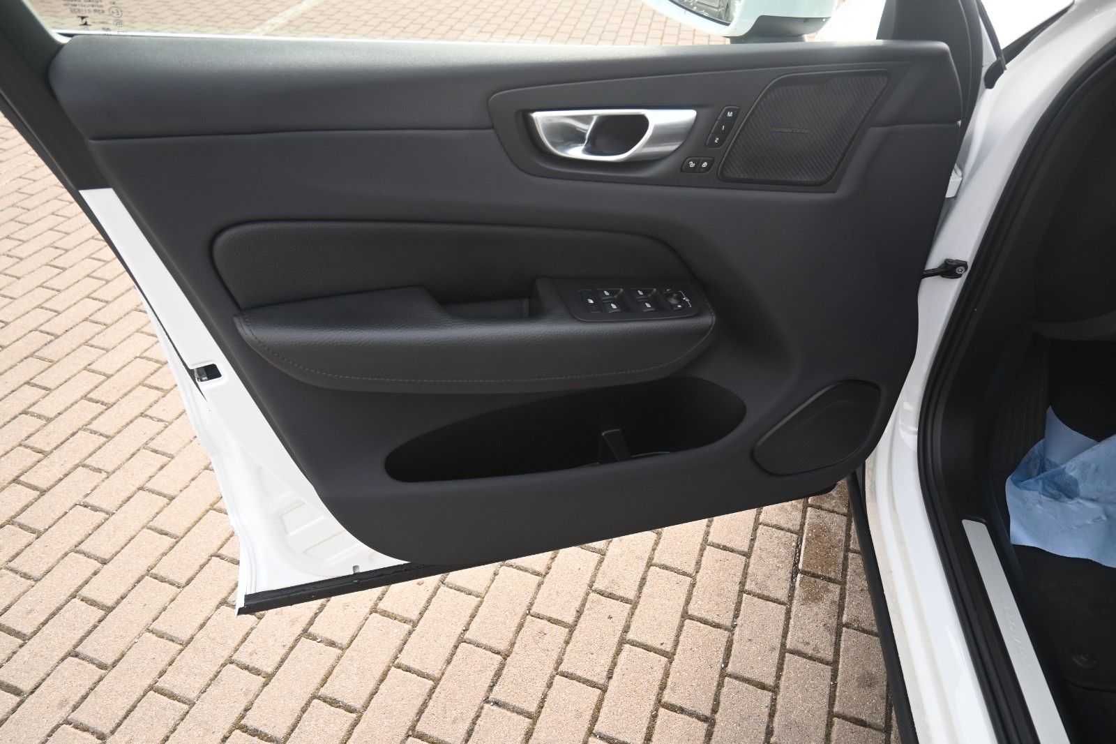 Fahrzeugabbildung Volvo XC60 Inscription Expression PHEV T8*Connect Edit