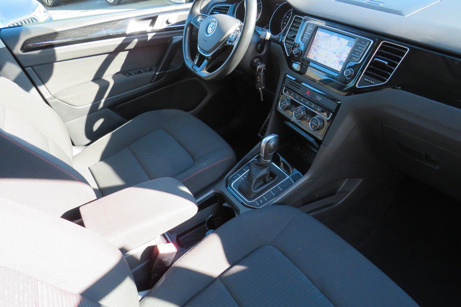 Fahrzeugabbildung Volkswagen Golf Sportsvan DSG SOUND SITZH. PDC ACC AHK