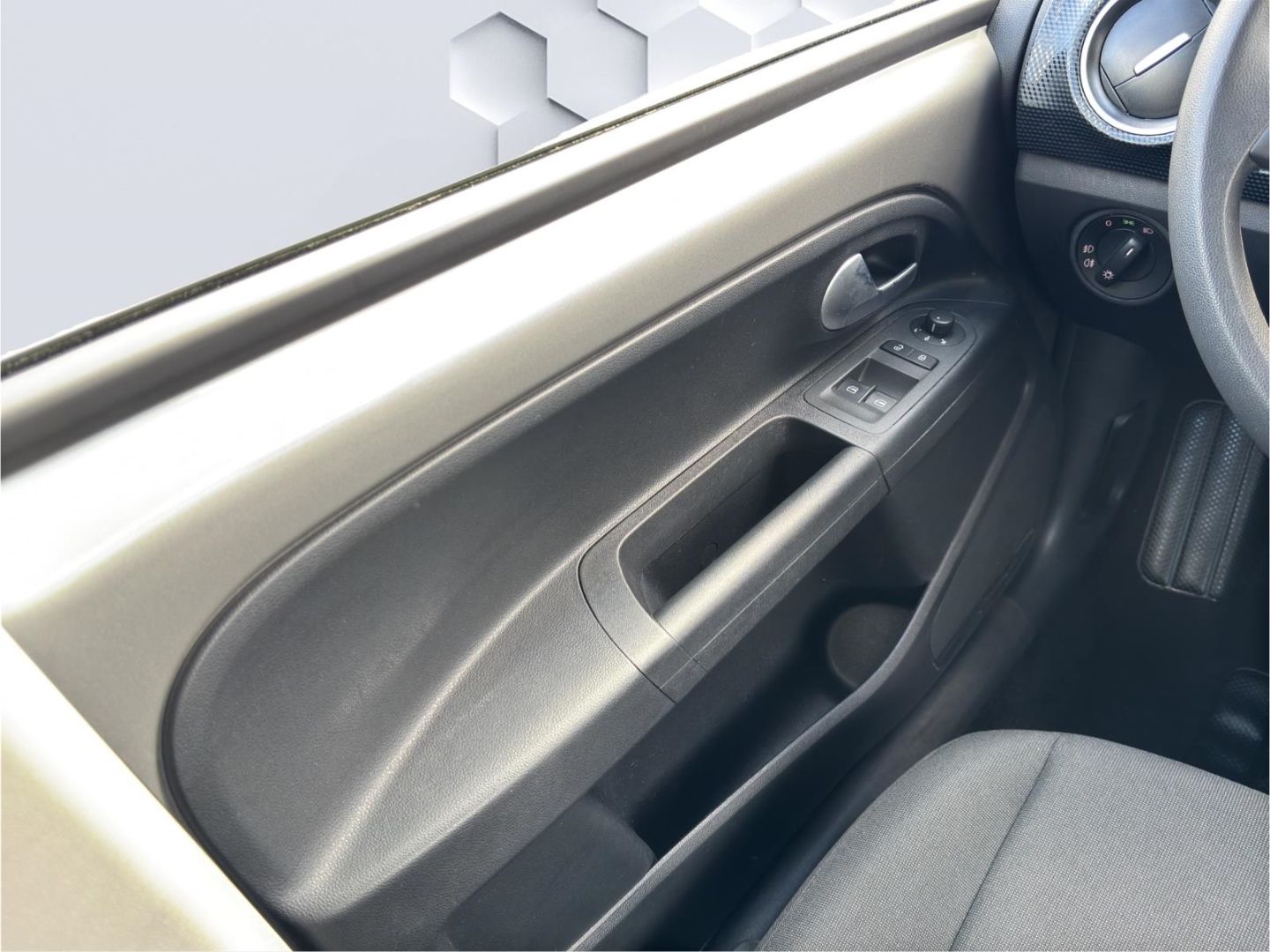 up! 1.0 Schalter 48kW GJR Sitzheizung Klima ZV 5