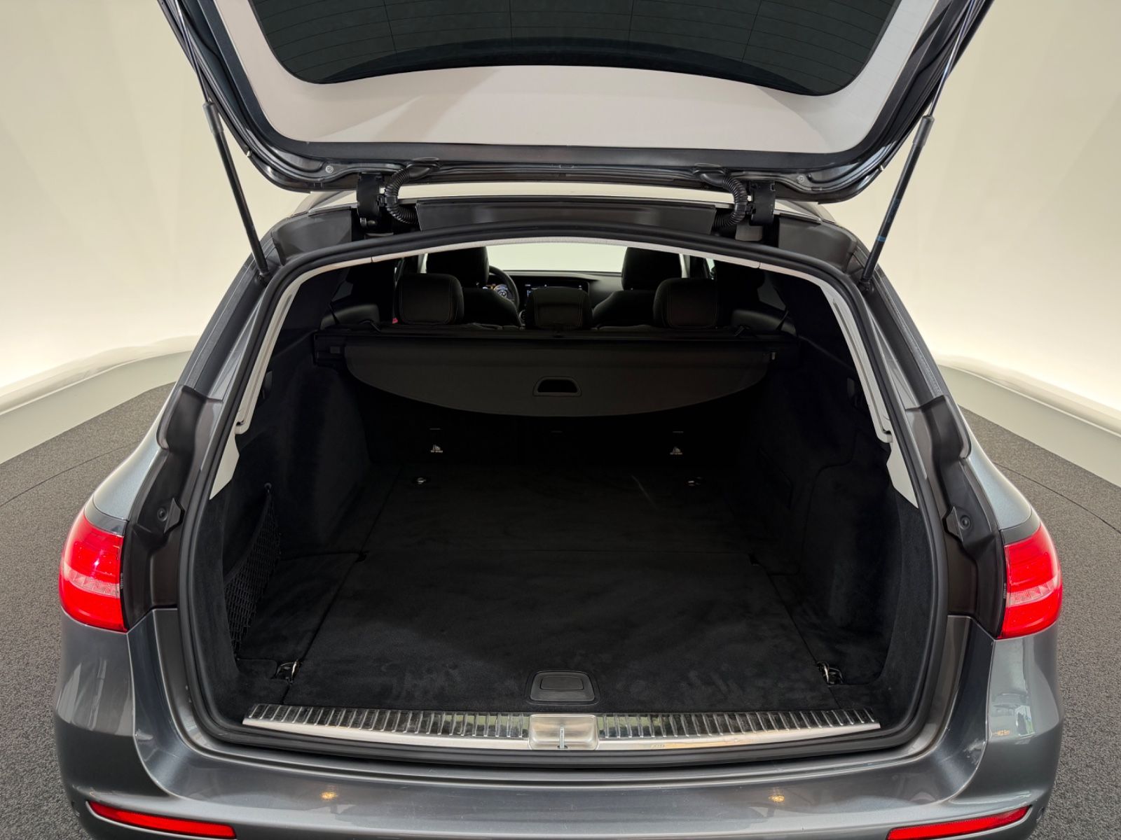 Mercedes-Benz E - Ansicht 10
