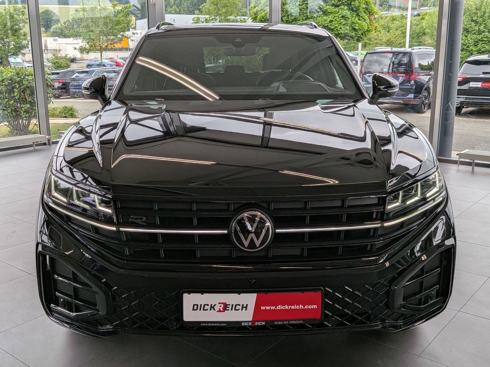 Fahrzeugabbildung Volkswagen Touareg 3.0TDI 4M R-Line VOLL Black 22" UPE 114T