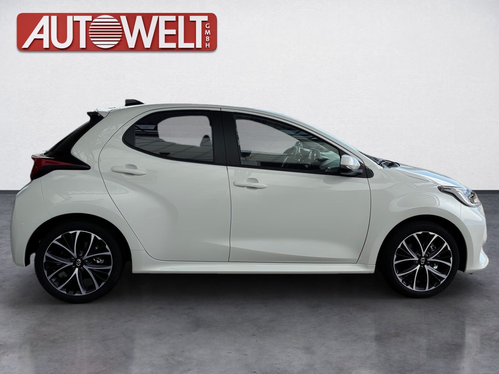 Fahrzeugabbildung Toyota Yaris 1.5 Teamplayer Kamera,LED,Matrix,ACC,PDC