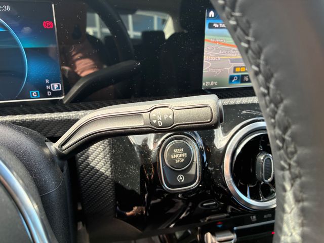 Fahrzeugabbildung Mercedes-Benz CLA 180 Lim >AUT/NAV/LED/Teilleder<