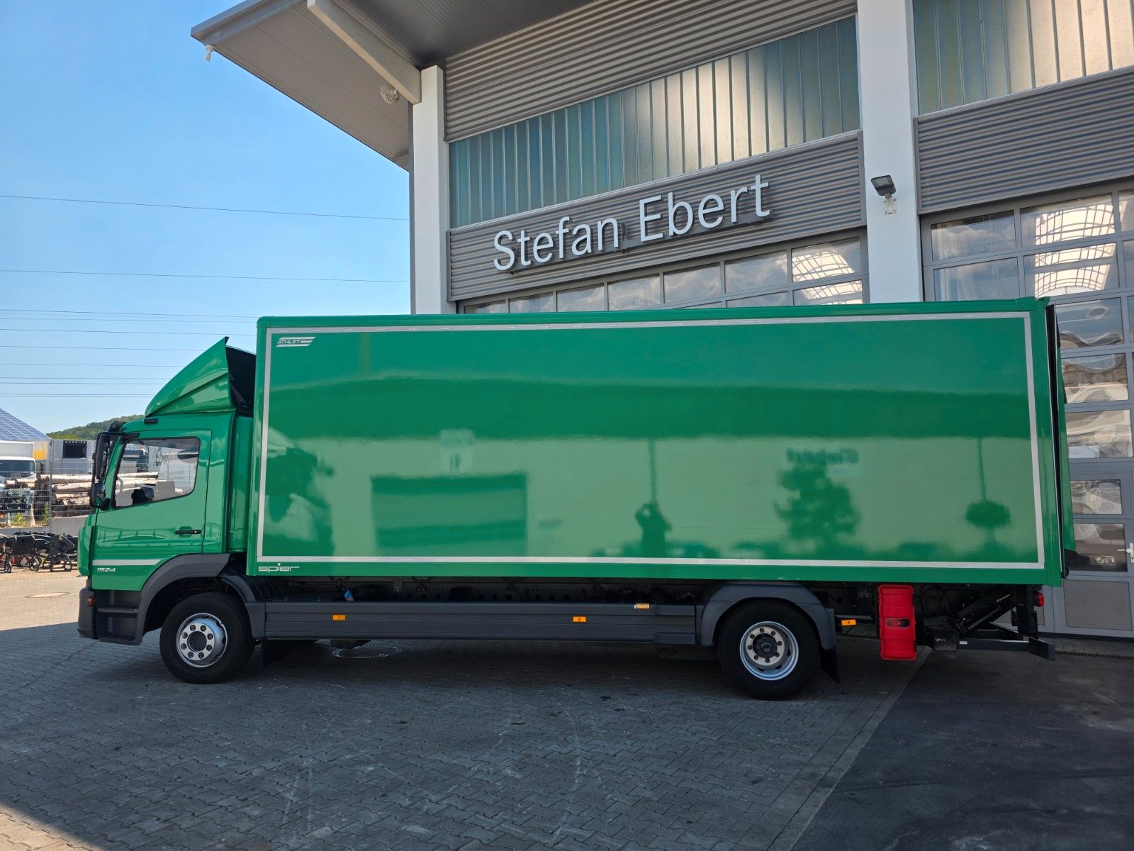 Fahrzeugabbildung Mercedes-Benz Atego 1524 L 4x2 LBW Palfinger 2.000kg Tür Klima