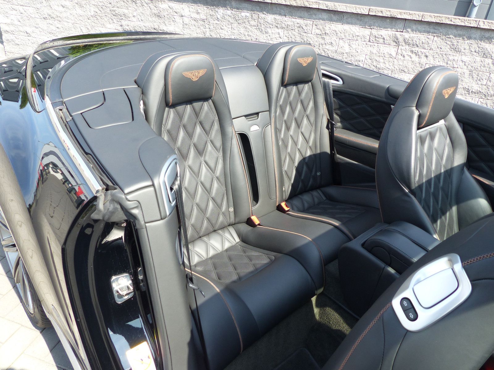 Fahrzeugabbildung Bentley Continental GTC W 12 SPEED MULLINER
