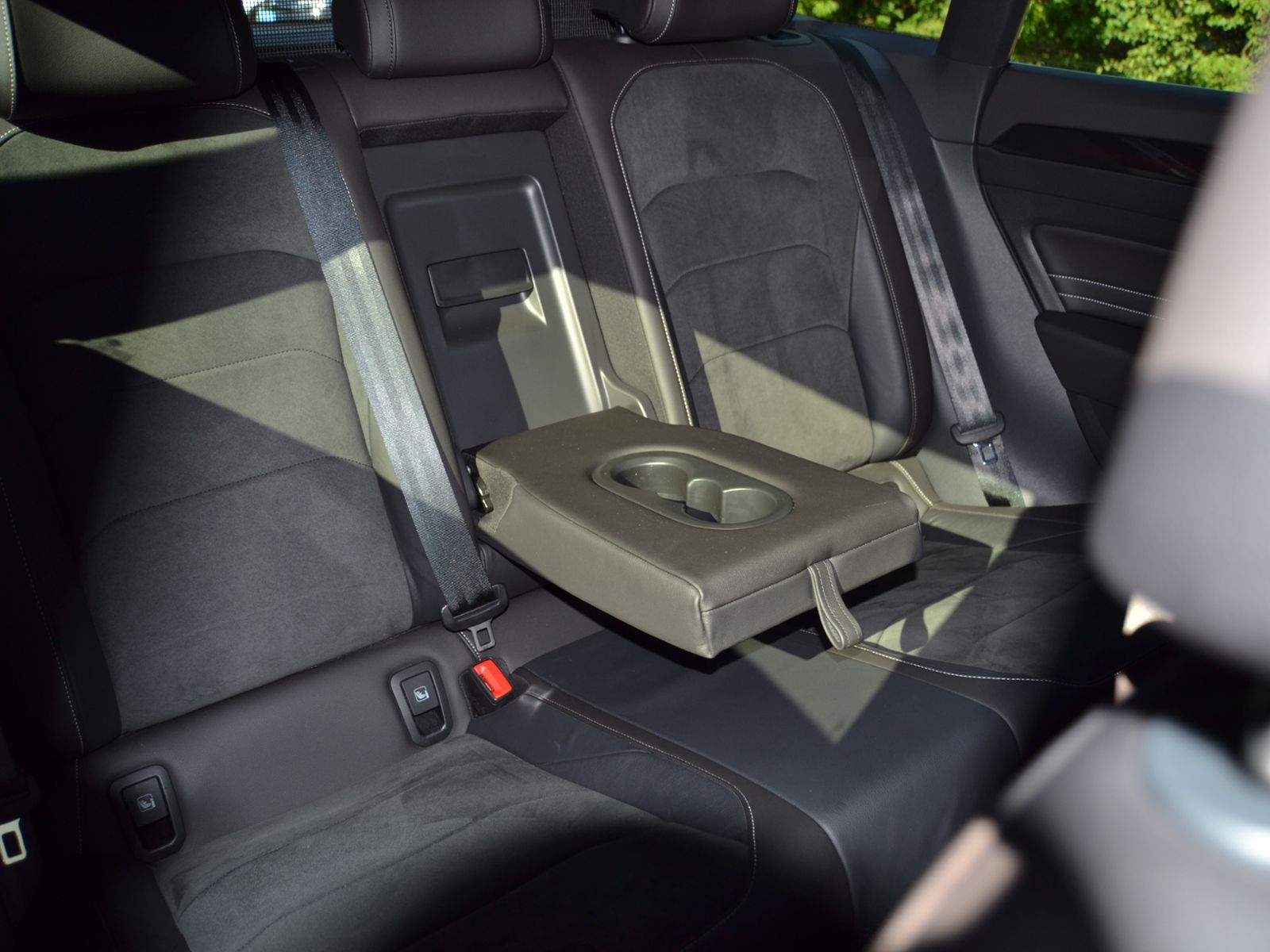 Arteon SB 2.0 TDI 200 PS 4M DSG R-Line VOLL/AHK/