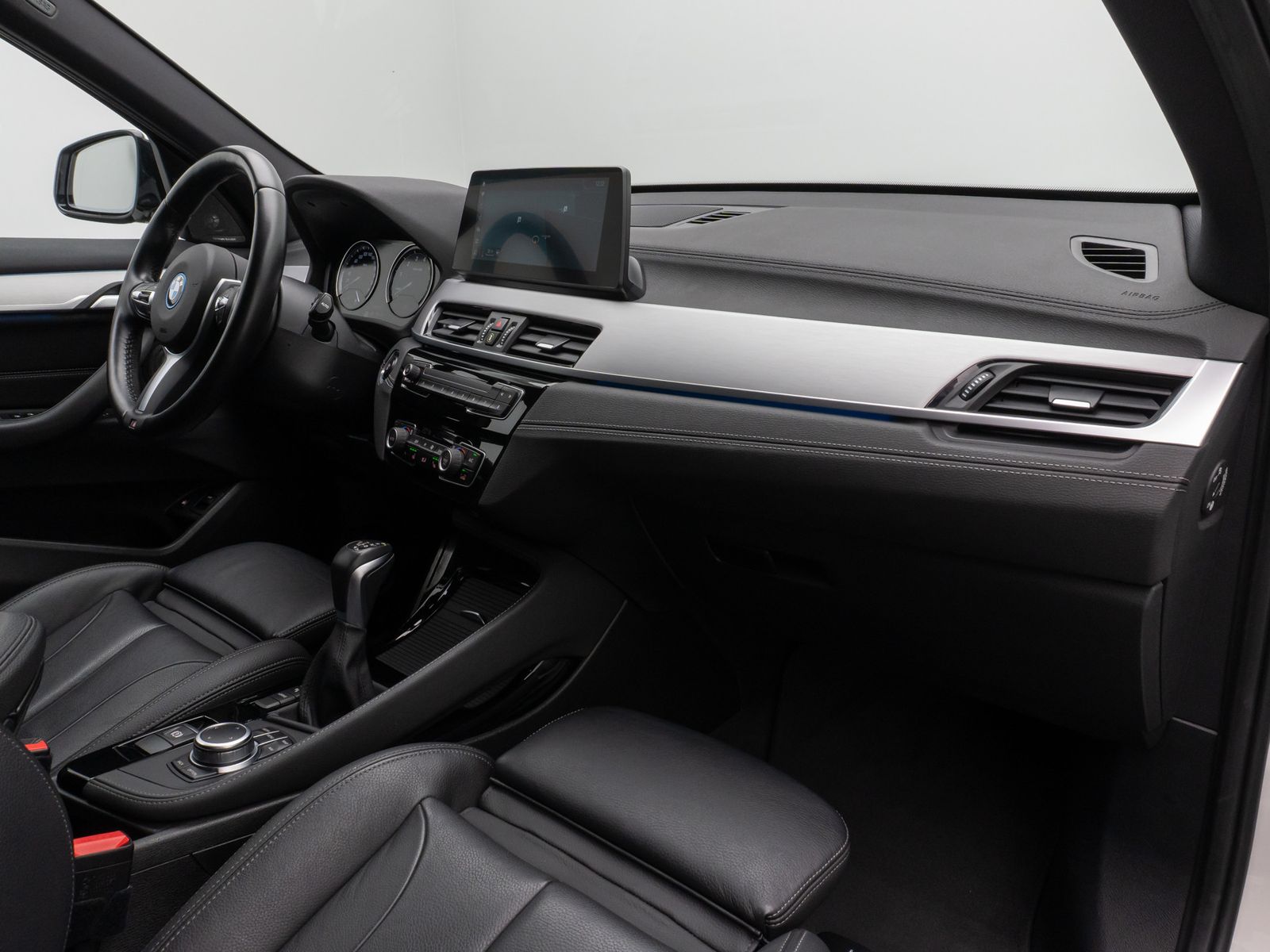 Fahrzeugabbildung BMW X1 xD25e M Sport Kamera HUD DAB H/K Komfort 19"