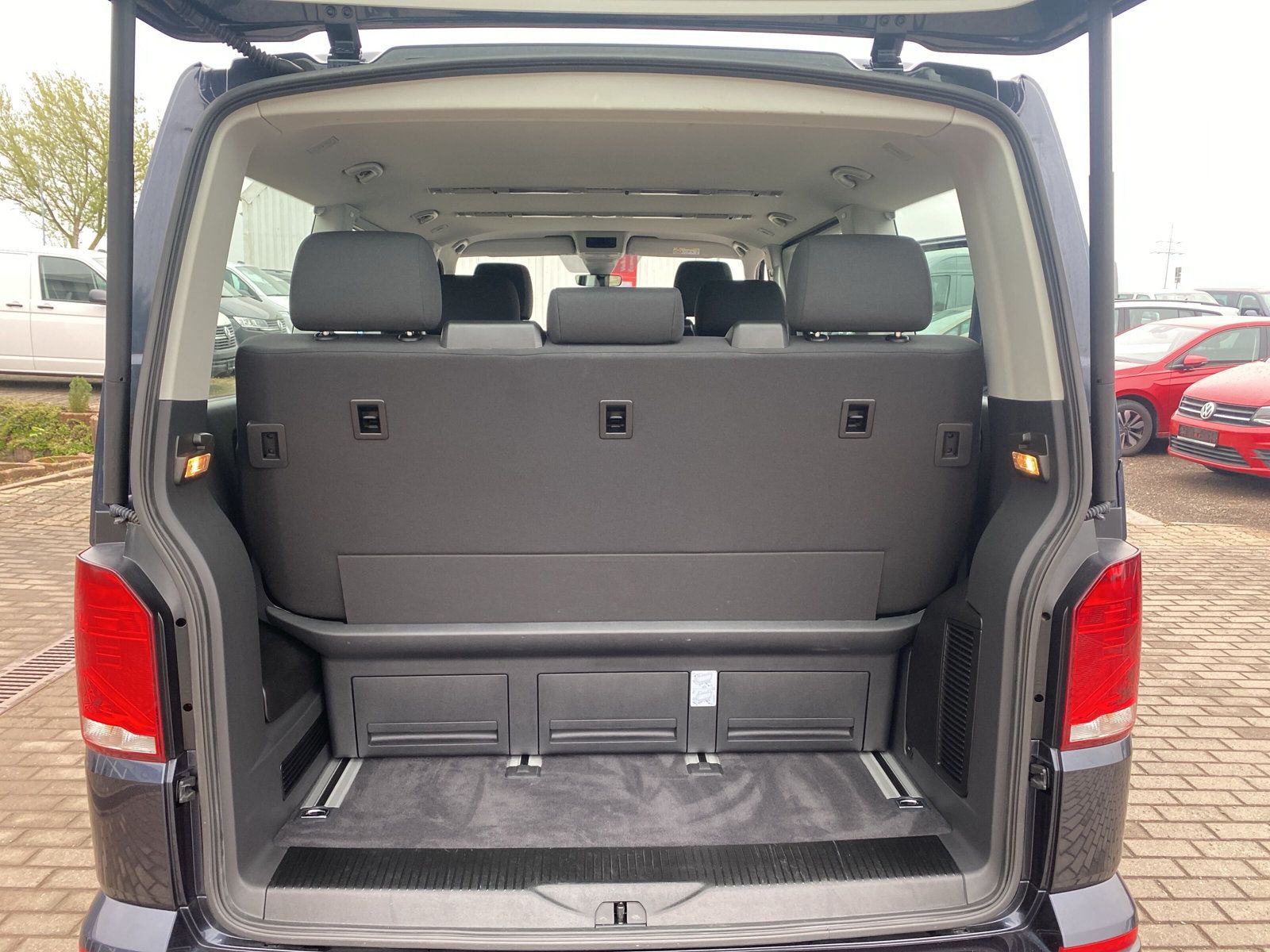 Fahrzeugabbildung Volkswagen T6 Multivan 2.0 TDI DSG 4M STANDHZG KAMERA DCC A