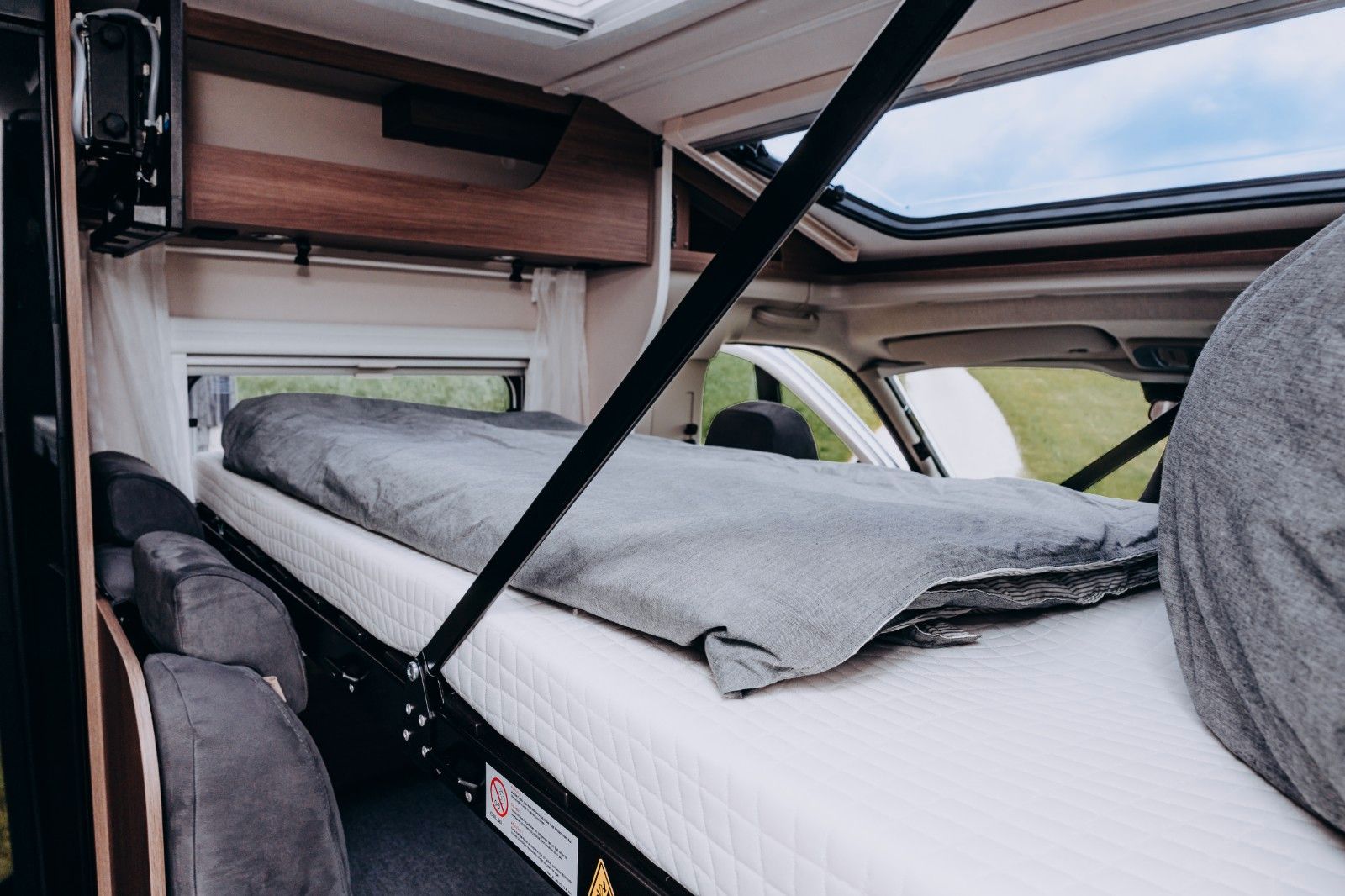 Fahrzeugabbildung Carado V347 pro+ Modell 2026  SIE SPAREN € 4.164 €