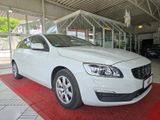 Volvo V60 Kinetic+NAVI+KAMERA+BI XENON+PDC+ - Volvo V60 mit Benzin-Antrieb: Navigationssystem, Kombi
