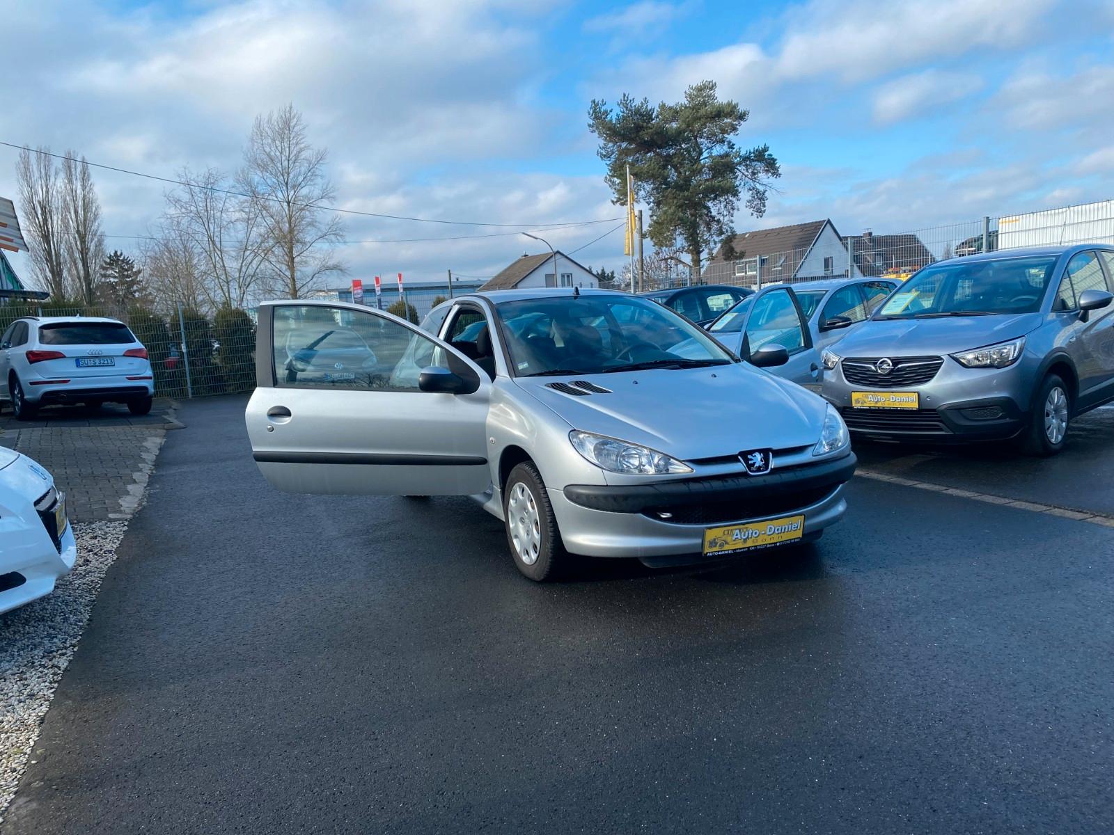 Peugeot 206 1.Hand Klima TÜV NEU