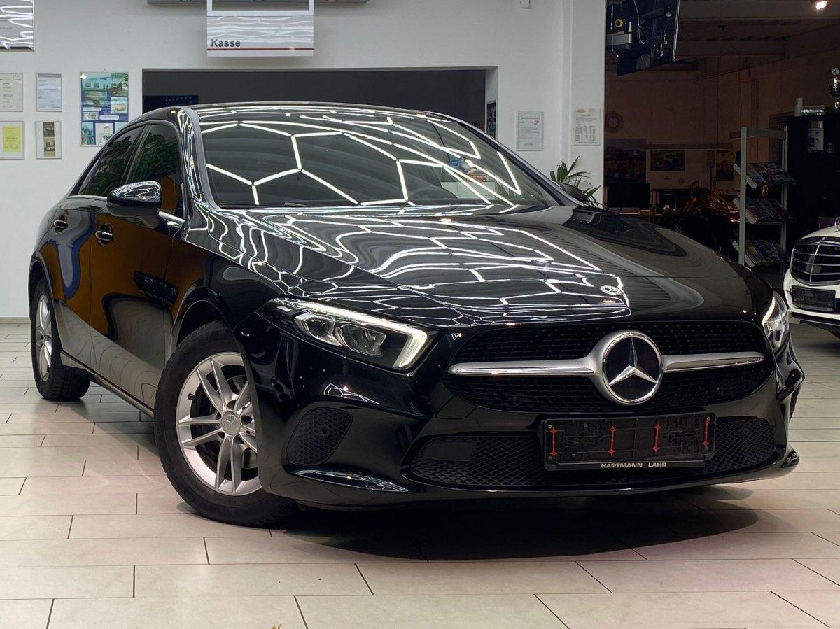 Mercedes-Benz A 180 d Limousine Automatik Navi Teilleder Tempo