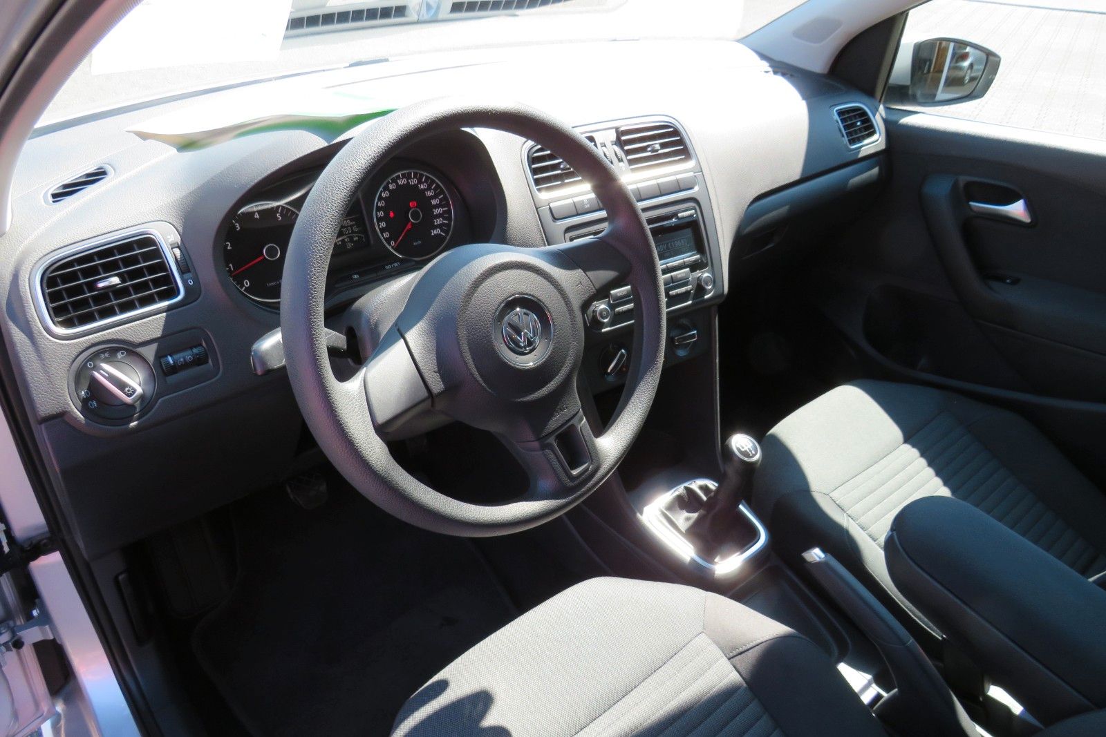 Fahrzeugabbildung Volkswagen Polo V Comfortline KLIMA RADIO SCHECKHEFT