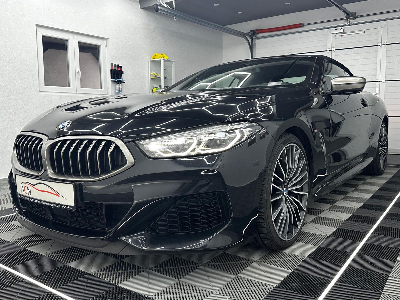 Fahrzeugabbildung BMW M850i Cabrio/NACKEN HZG/PARK ASS+/SOFT CL/DE FZG