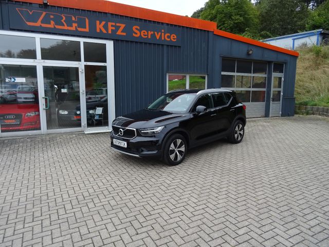 Volvo XC40 Momentum Pro 2WD     LED 87