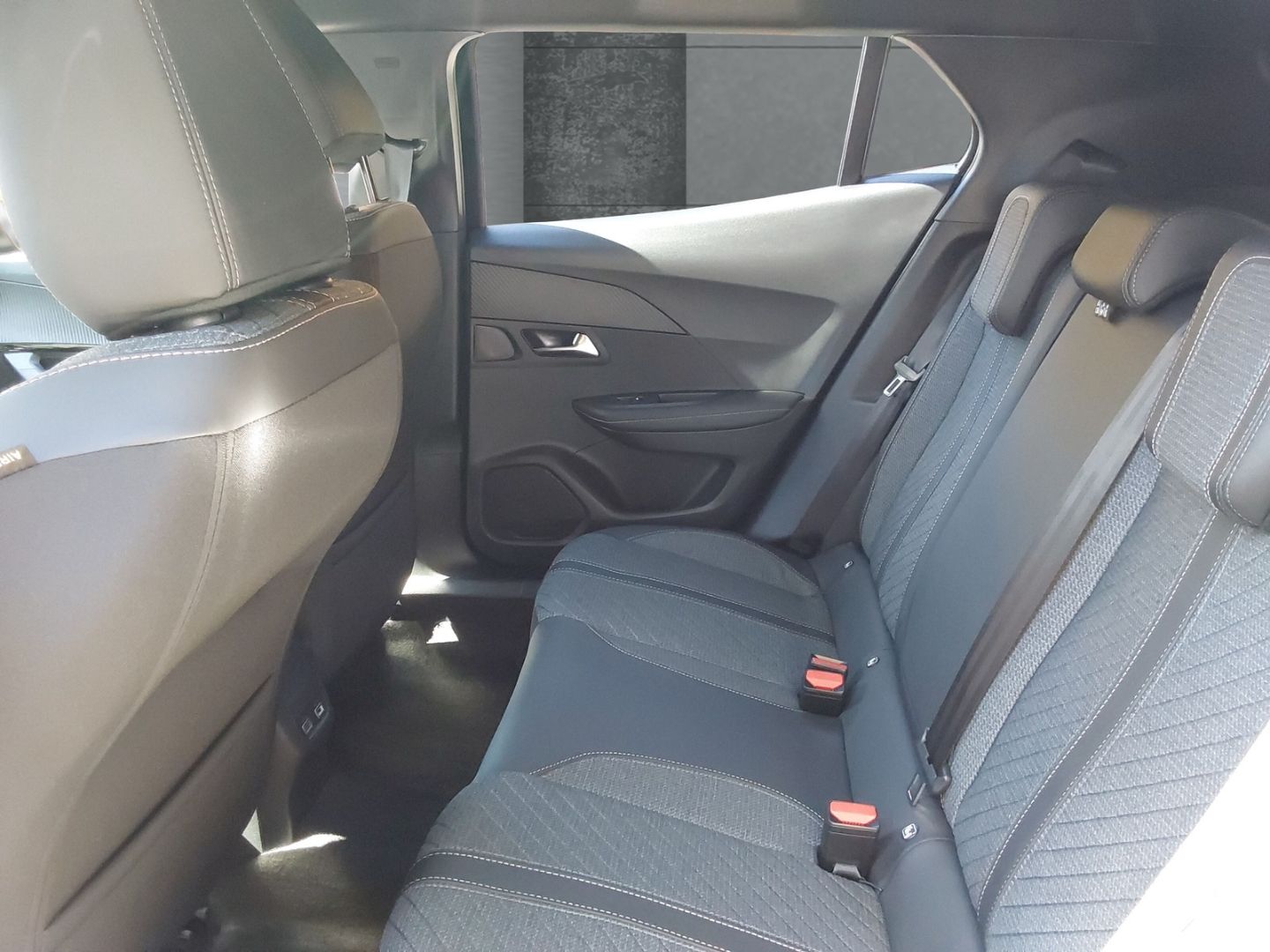 Peugeot 2008 - Bild 9