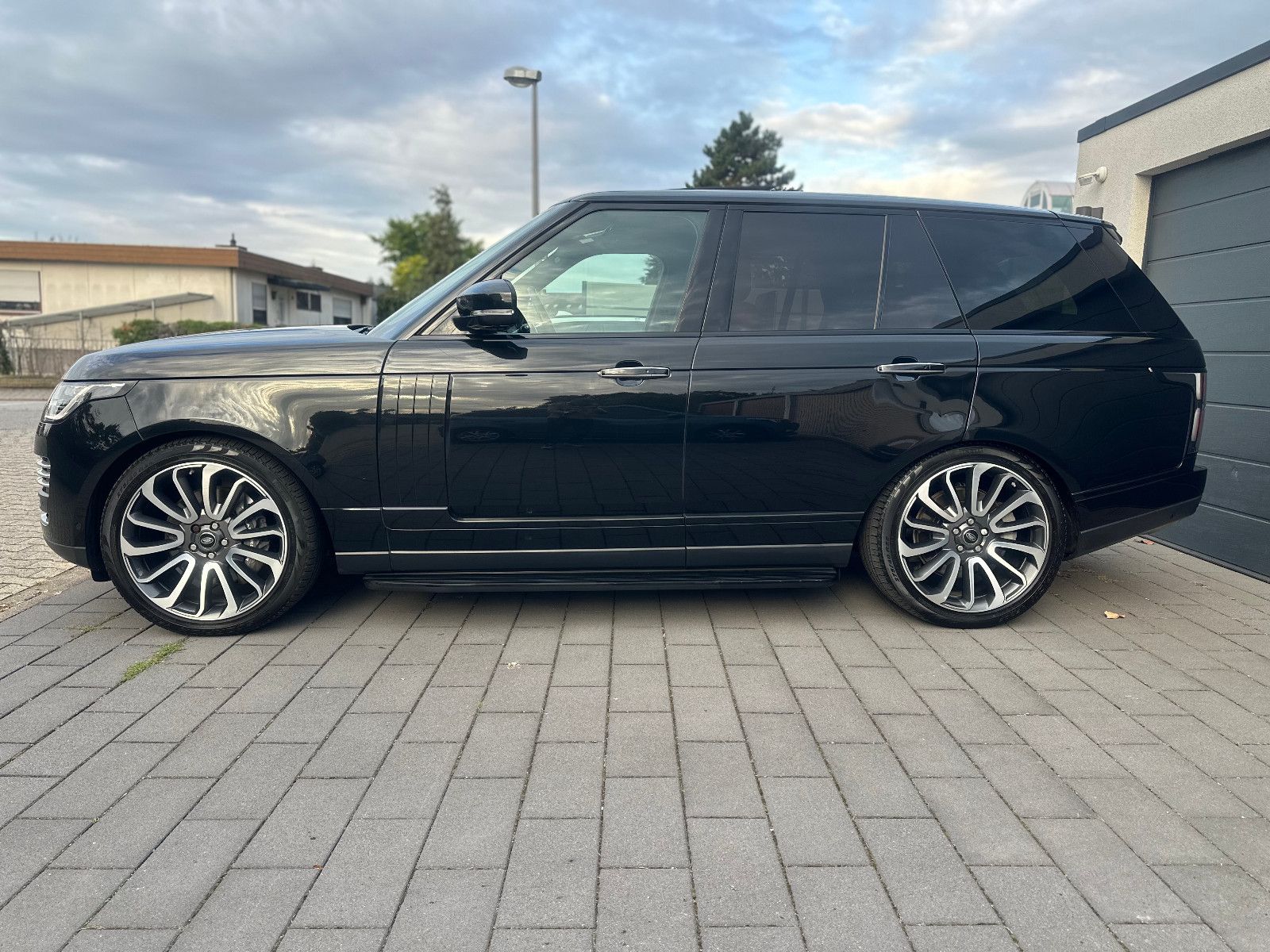 Fahrzeugabbildung Land Rover RANGE ROVER AUTOBIOGRAPHY*VOLL.+1.HAND+GEPFLEGT*