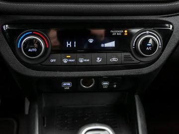 Hyundai i10 1.0 Trend Verkehrsschilder-Assistent Kamera