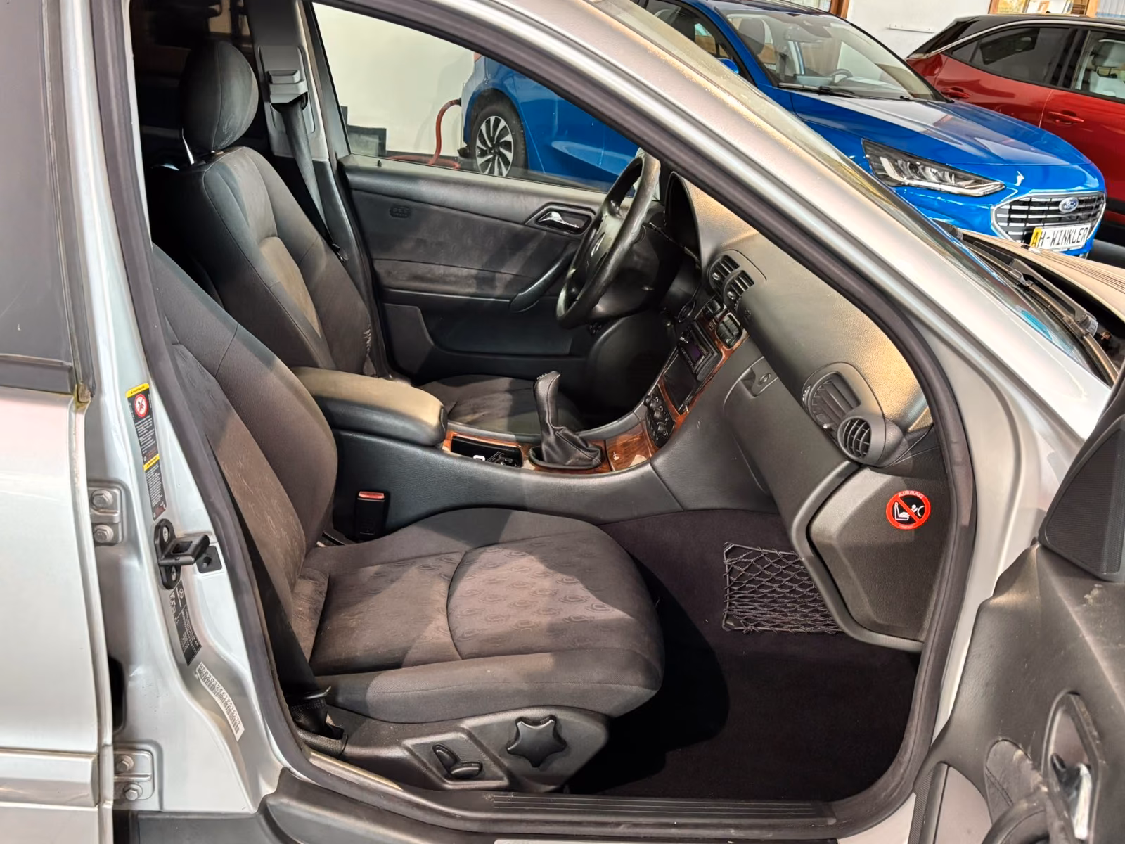Mercedes-Benz C180 2004 — photo 9