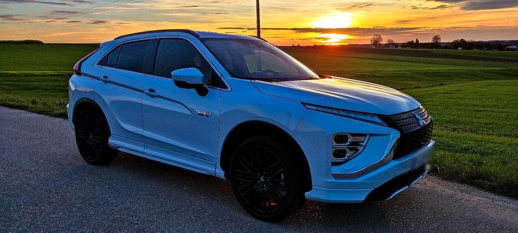 Mitsubishi Eclipse Cross Hybrid select plu...
