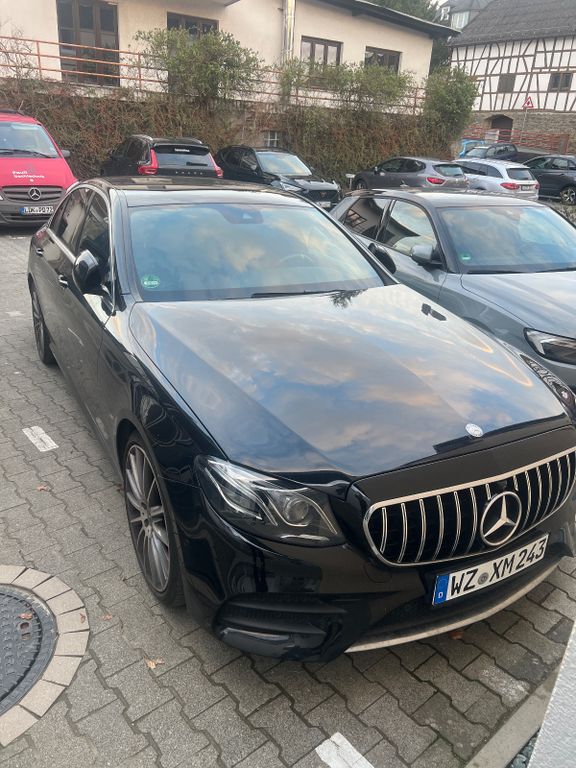 Image of Mercedes-Benz E 220