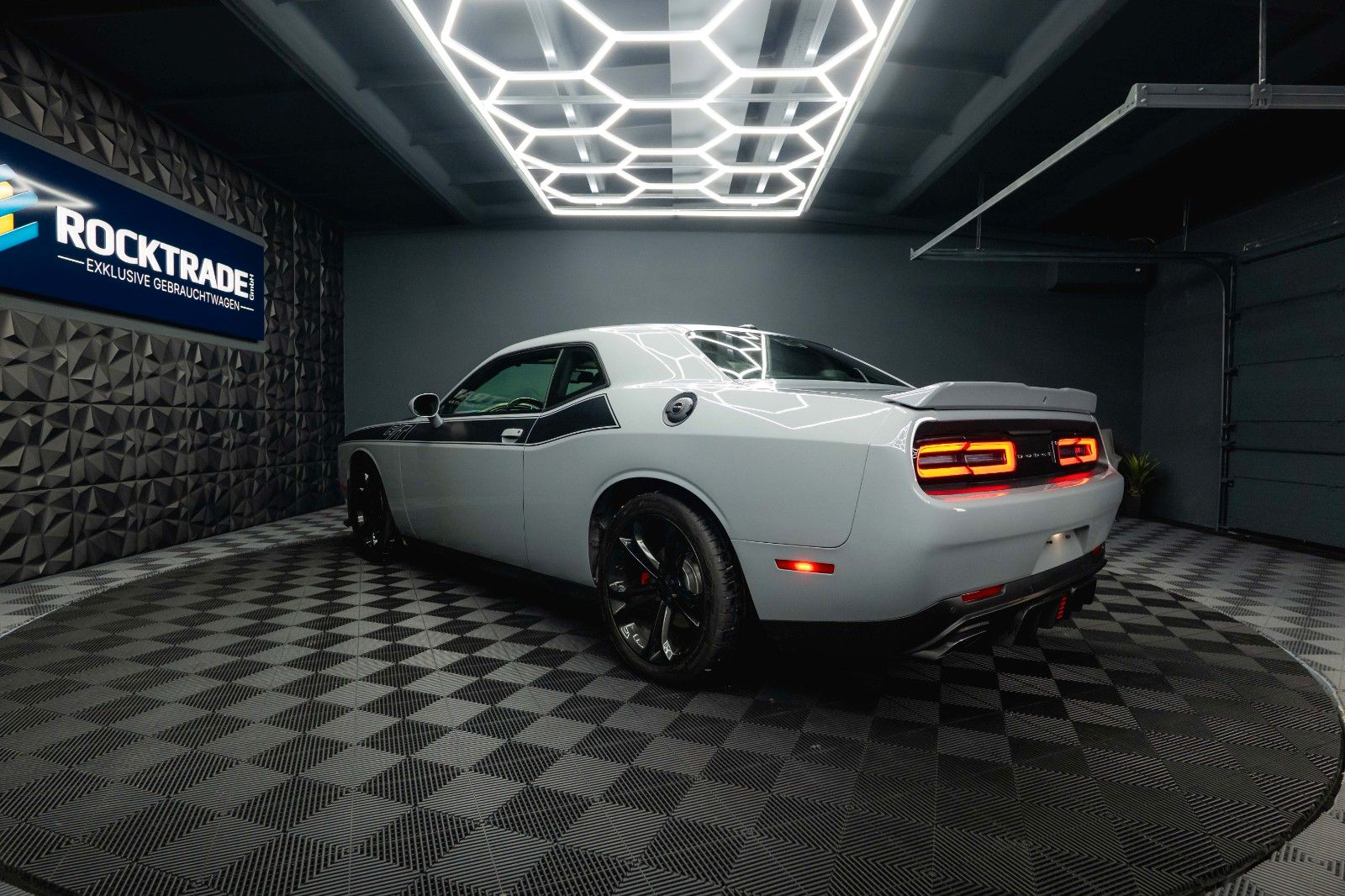 Fahrzeugabbildung Dodge Challenger 5.7 V8 R/T SRT Style Performance*LED*
