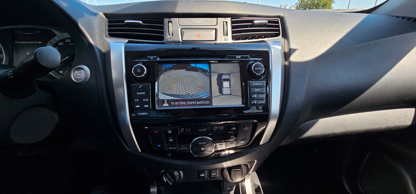 Fahrzeugabbildung Nissan Navara NP300 Tekna Double Cab 4x4