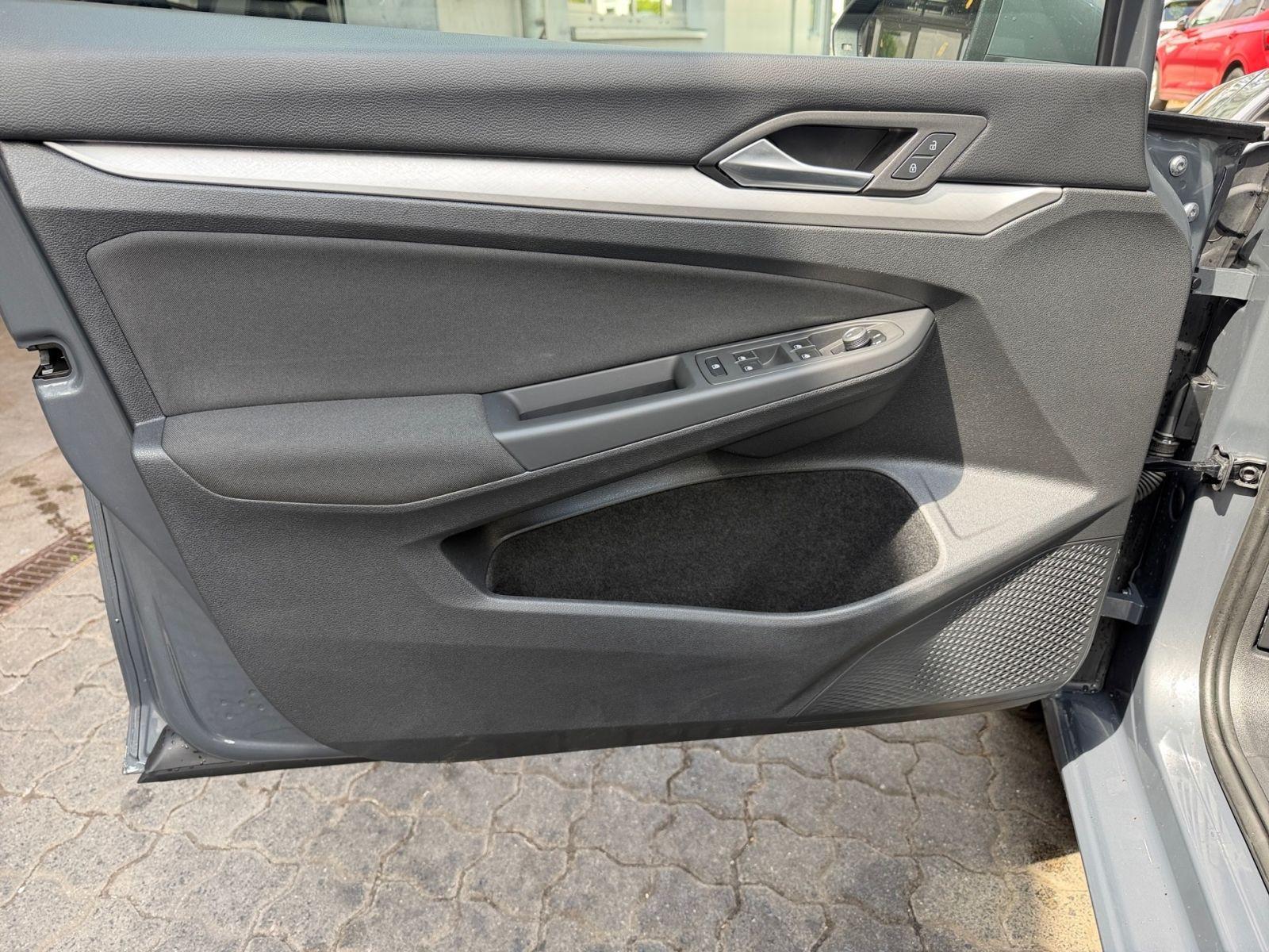 Volkswagen Golf VIII 1.5 eTSI DSG Life Navi Rückfahrkamera, миниатюра 7