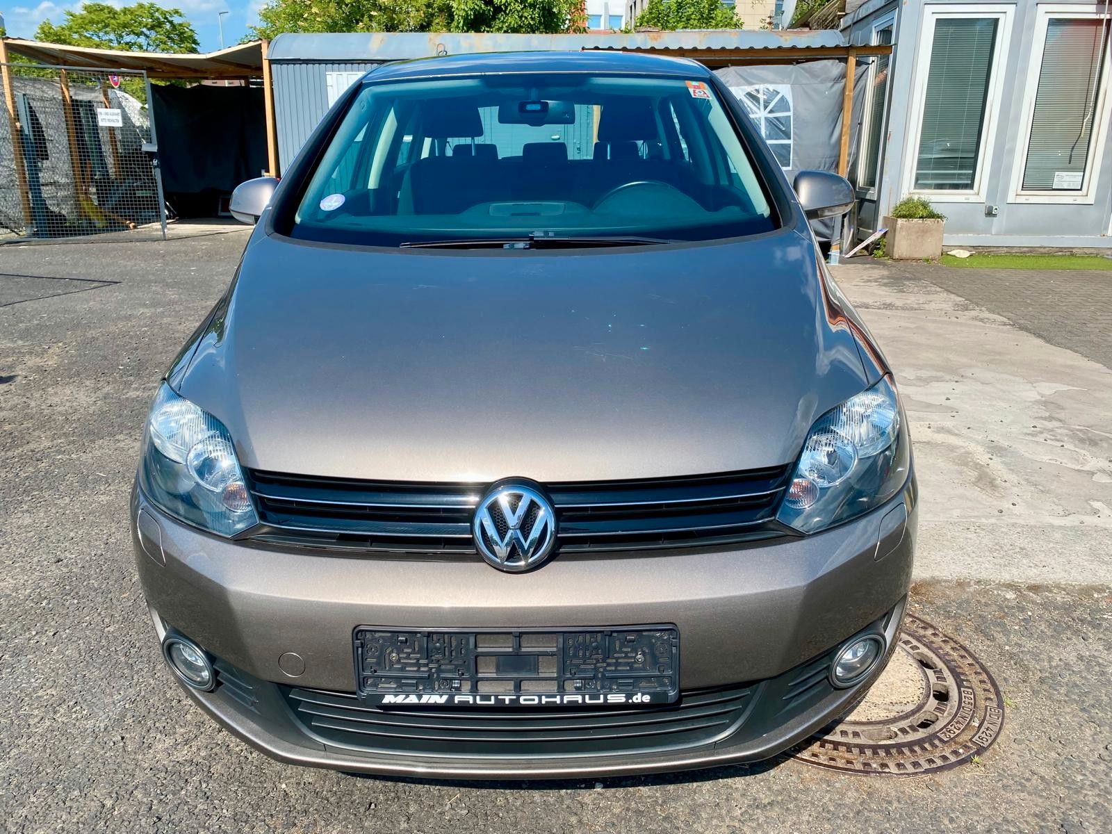 Volkswagen Golf - 1
