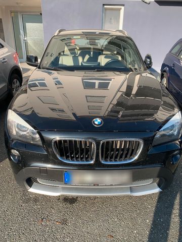 BMW X 1  2010  ATM  117.000KM . 1,8  150PS