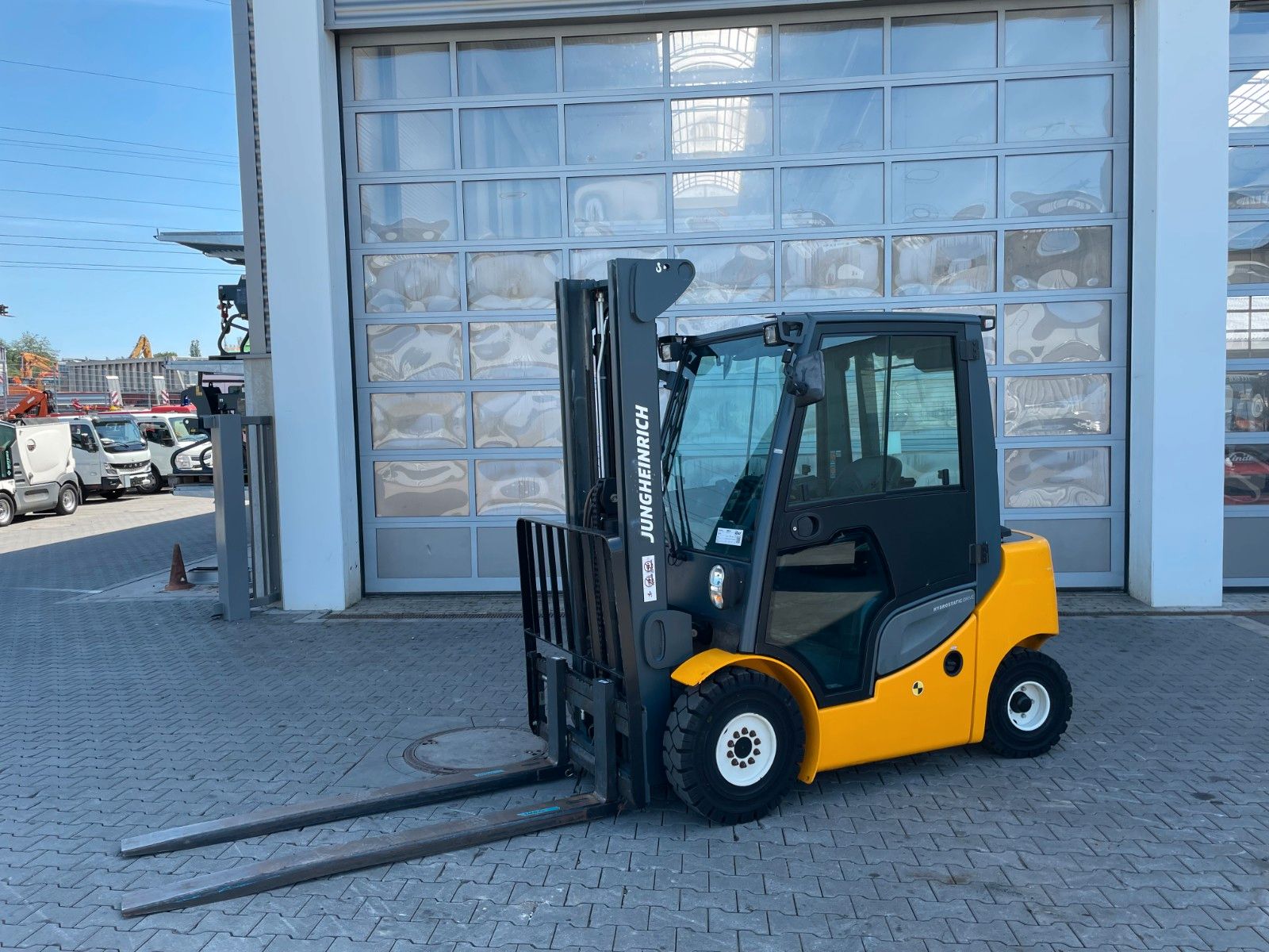 Fahrzeugabbildung Jungheinrich DFG 425s / Duplex: 3,5m / nur 356h /  SS
