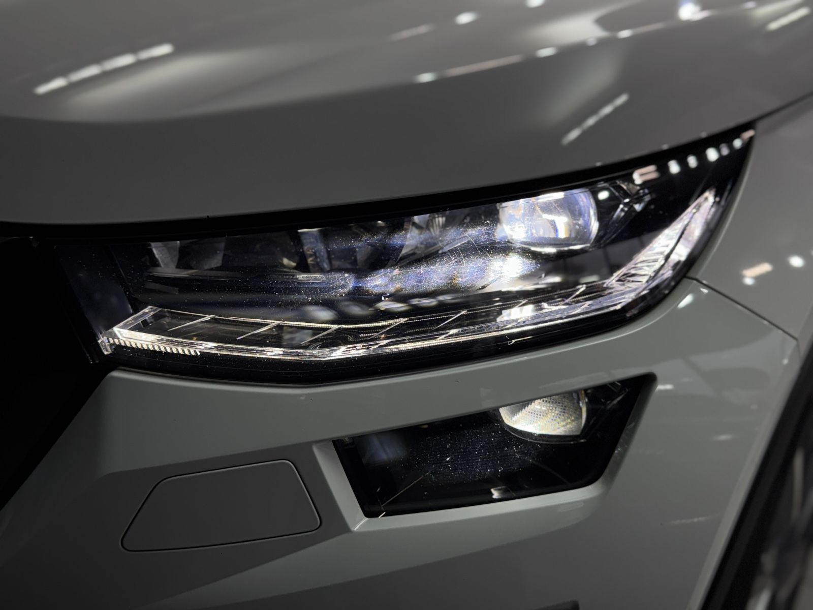 Fahrzeugabbildung SKODA Kodiaq Sportline 4x4|DSG|7-SITZER|AHK|ACC