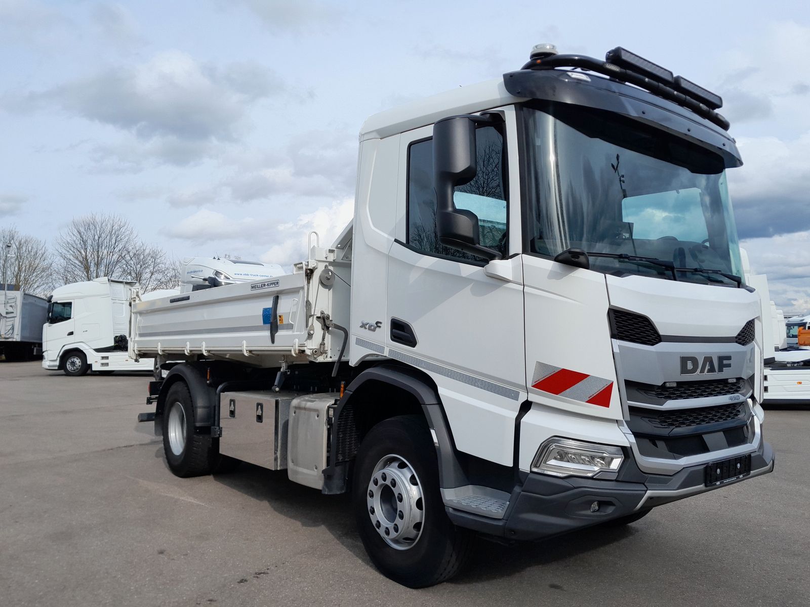 Fahrzeugabbildung DAF FA XDC 450