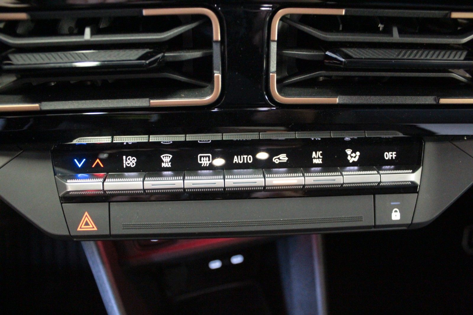 Fahrzeugabbildung Renault R 4 E-Tech 150 Comfort Range Techno Winter-Paket