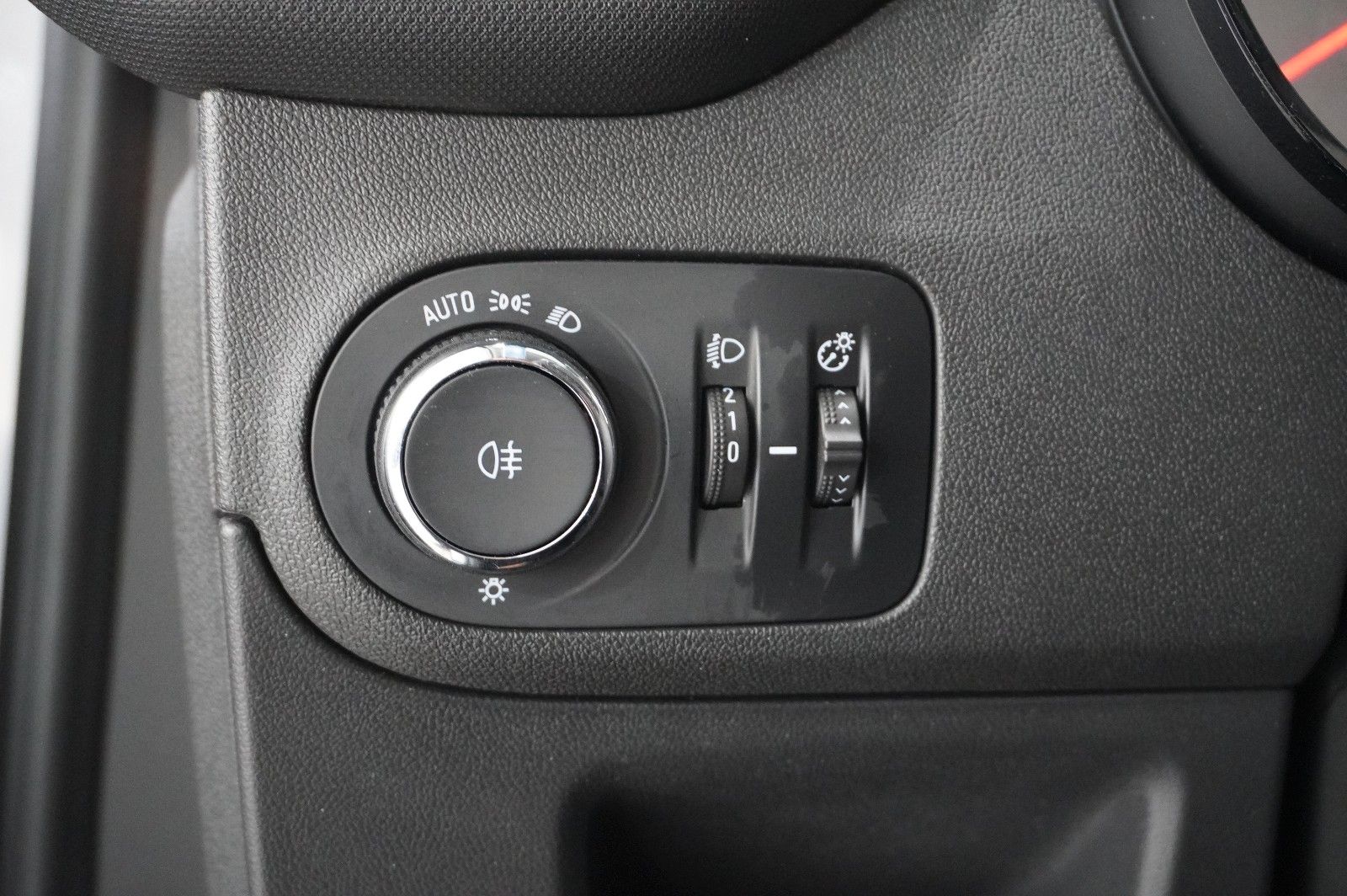 Fahrzeugabbildung Opel Crossland (X) 1.2 EDITION NAVI/LED/KAMERA/DAB+