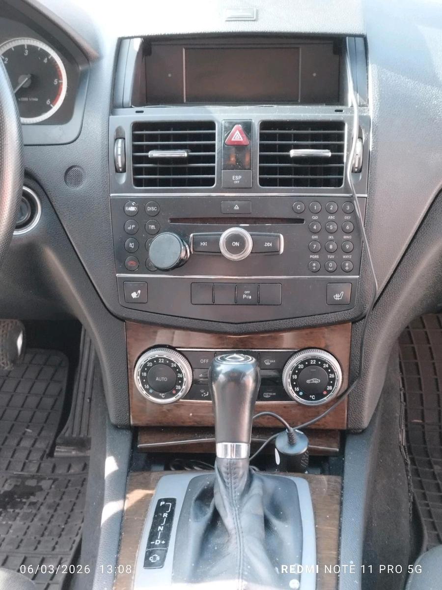 Mercedes-Benz C200 2009 — photo 9