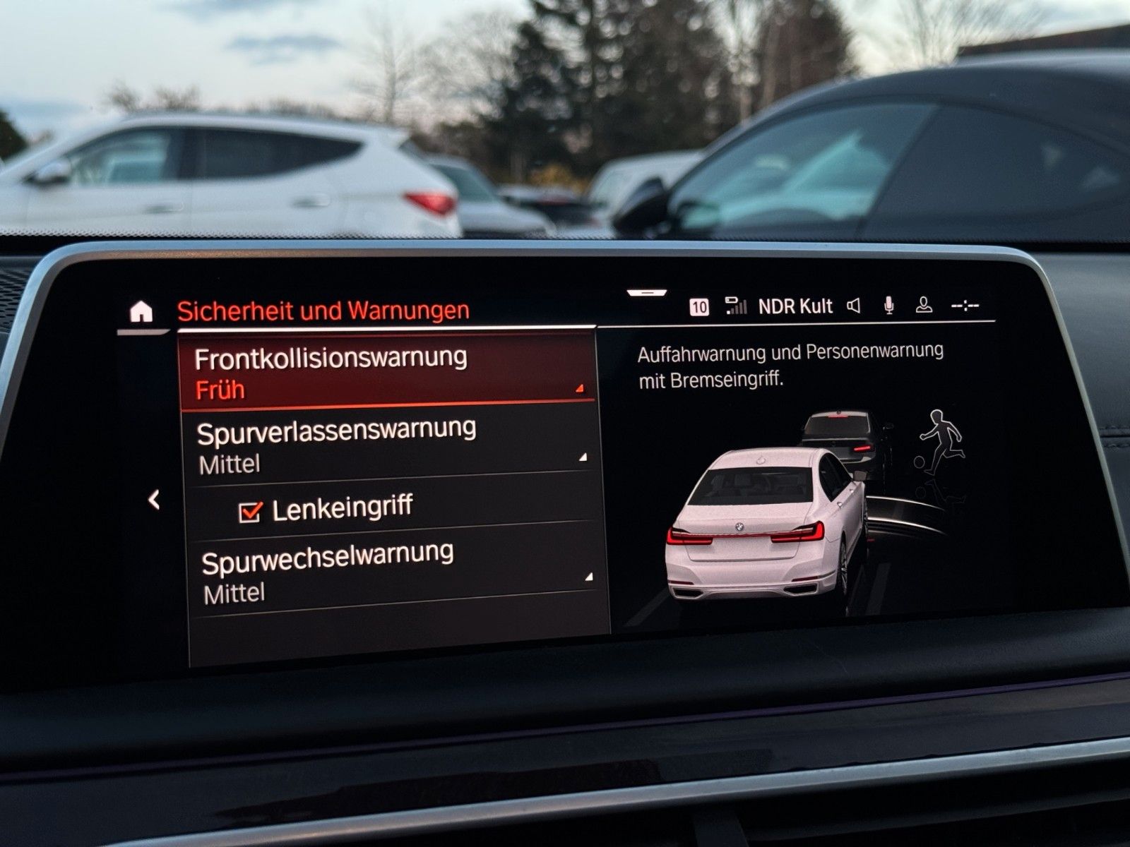 Fahrzeugabbildung BMW 750Li xDrive *LASER*360°*H&K*Masssage*Skylounge*