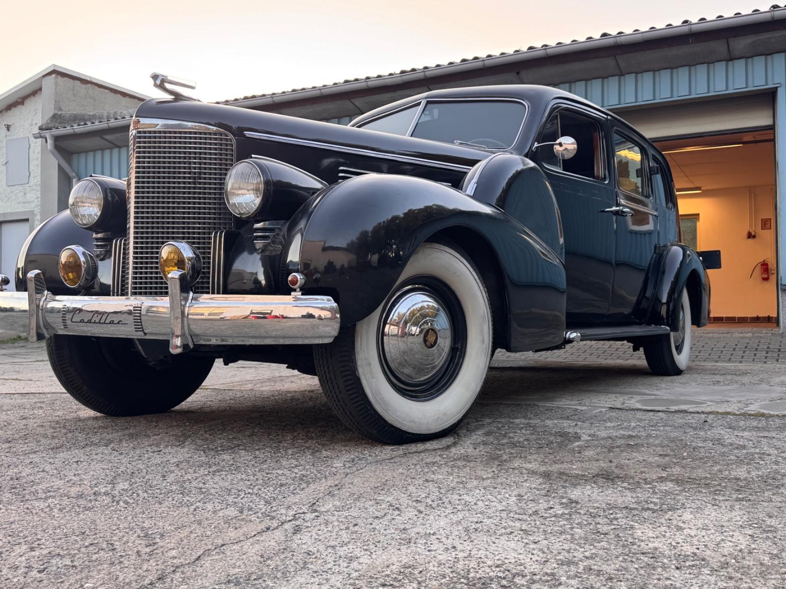 Cadillac Fleetwood 75