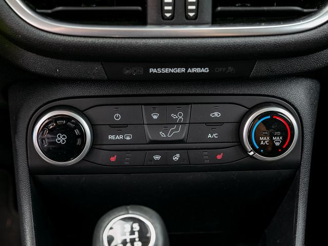 Ford Fiesta Cool & Connect TEMPOMAT KLIMA TOUCHSCREEN